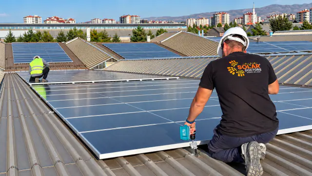 Solar Doctors · Logo & Kurumsal Kimlik: Web sitesi header görselleri 17